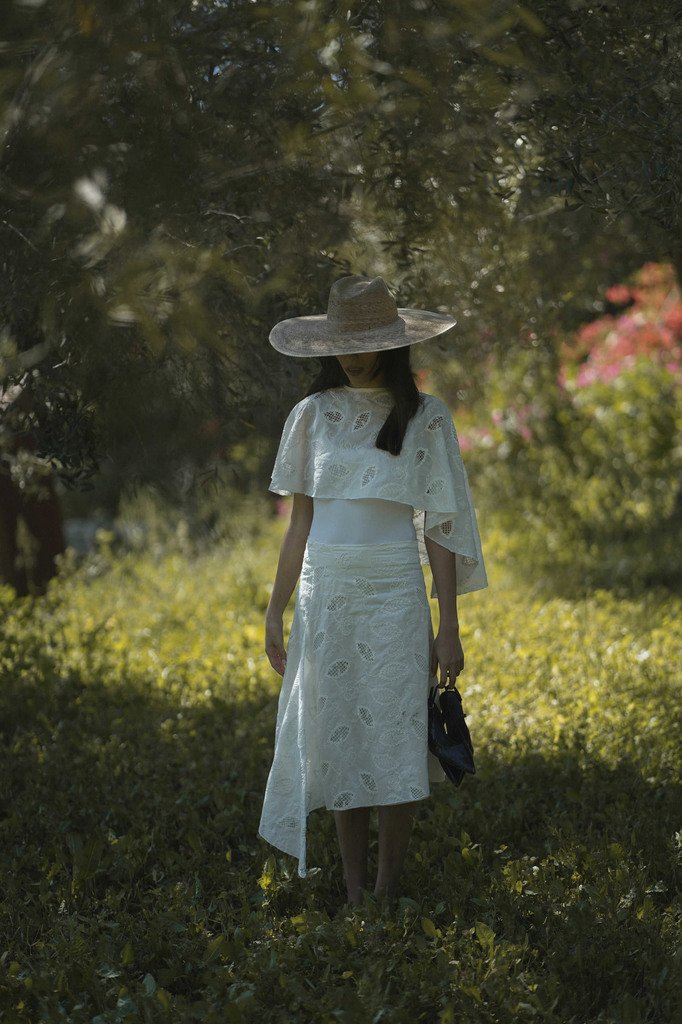 img_1677_optimized.jpg_682x1024